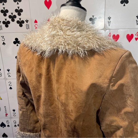 the most gorgeous fluffy trimmed coat - Picture 6 of 7